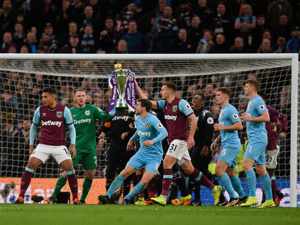 英媒：萨拉赫、范迪克、阿诺德合同明夏到期，或随克洛普一同离开利物浦