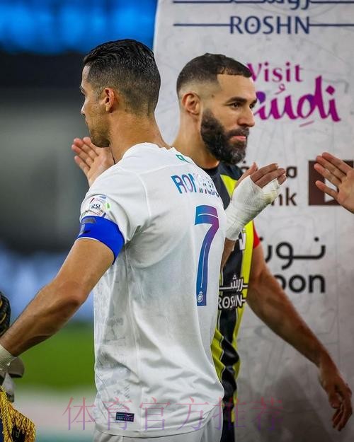 私教:本泽马每天都在恢复 训练强度连C罗都受不了 私教:本泽马每天都在恢复 训练强度连C罗都受不了